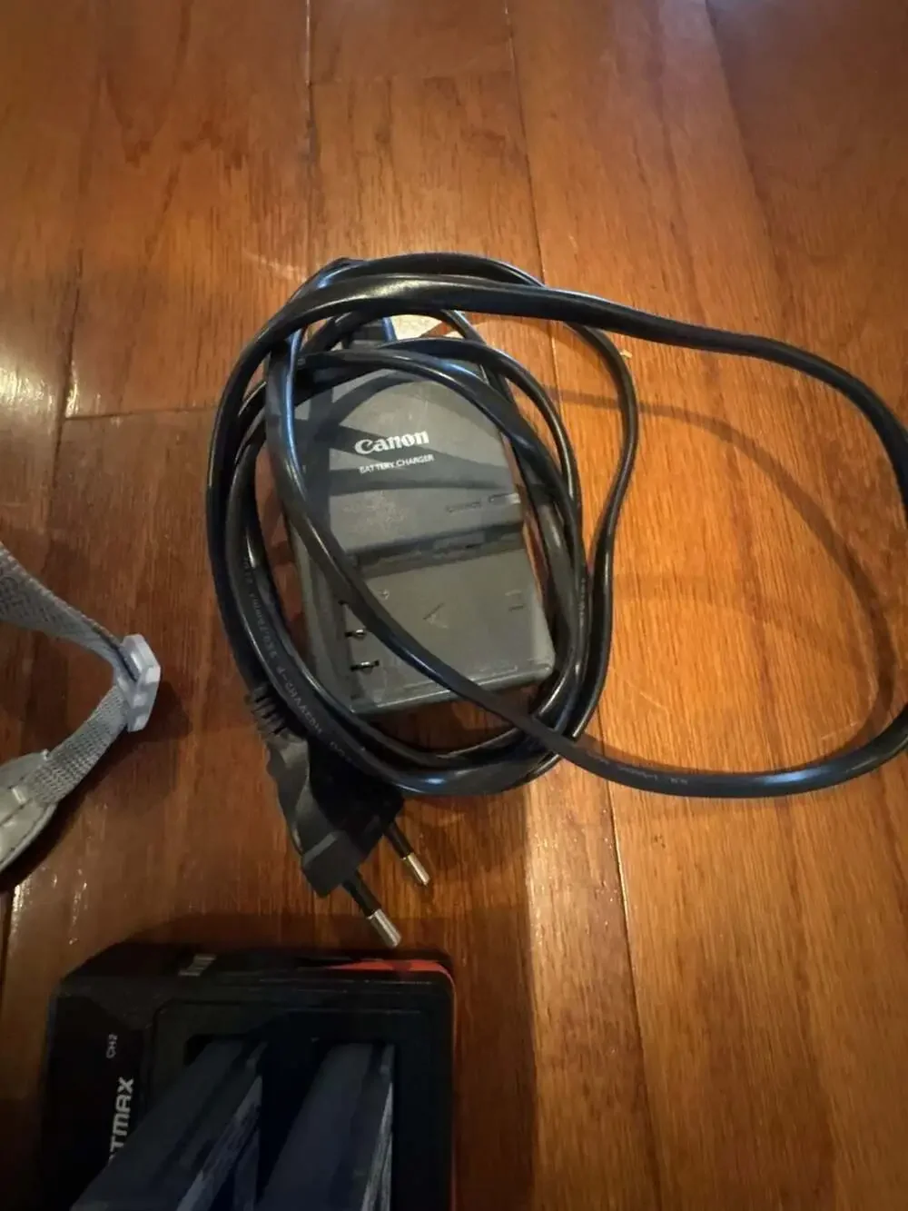 Canon PowerShot G7 Digital Camera with WP-DC11 Waterproof Case and Accessories